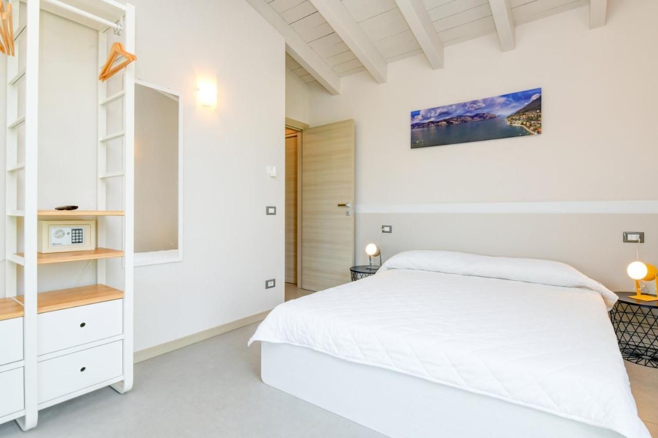 Gardaliva 5 Apartman Manerba del Garda Kültér fotó