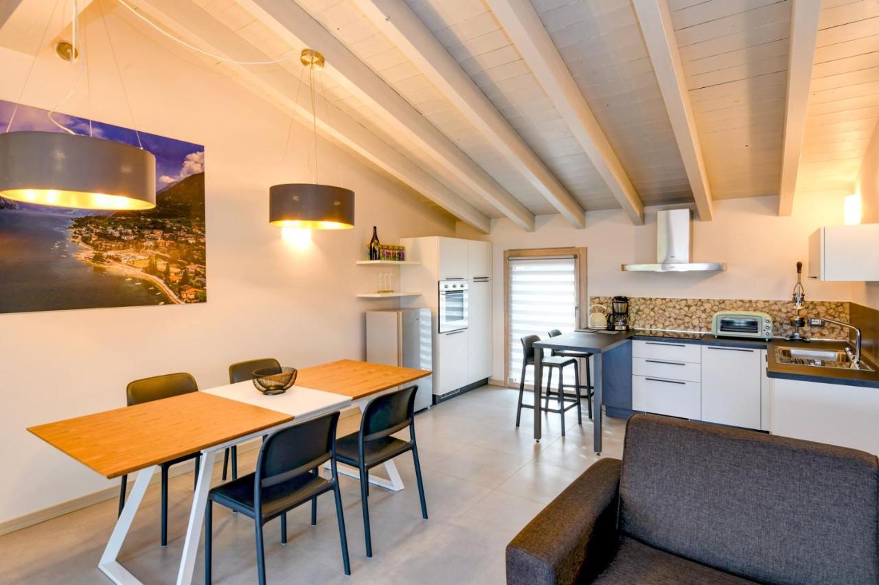 Gardaliva 5 Apartman Manerba del Garda Kültér fotó