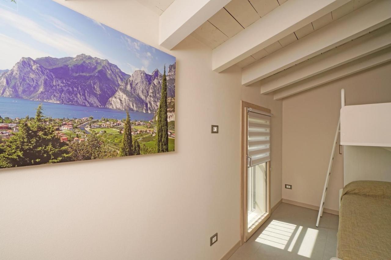 Gardaliva 5 Apartman Manerba del Garda Kültér fotó