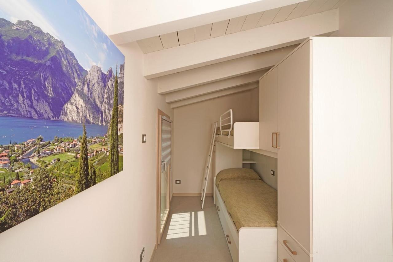 Gardaliva 5 Apartman Manerba del Garda Kültér fotó