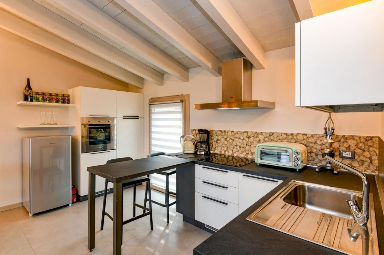 Gardaliva 5 Apartman Manerba del Garda Kültér fotó